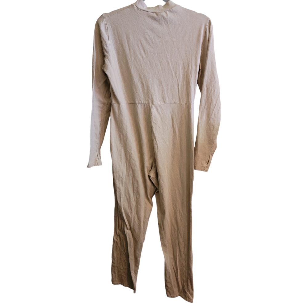 PrettyLittleThing Maternity Ribbed Zip Front Long Sleeve Jumpsuit Beige US 10 - Picture 4 of 12